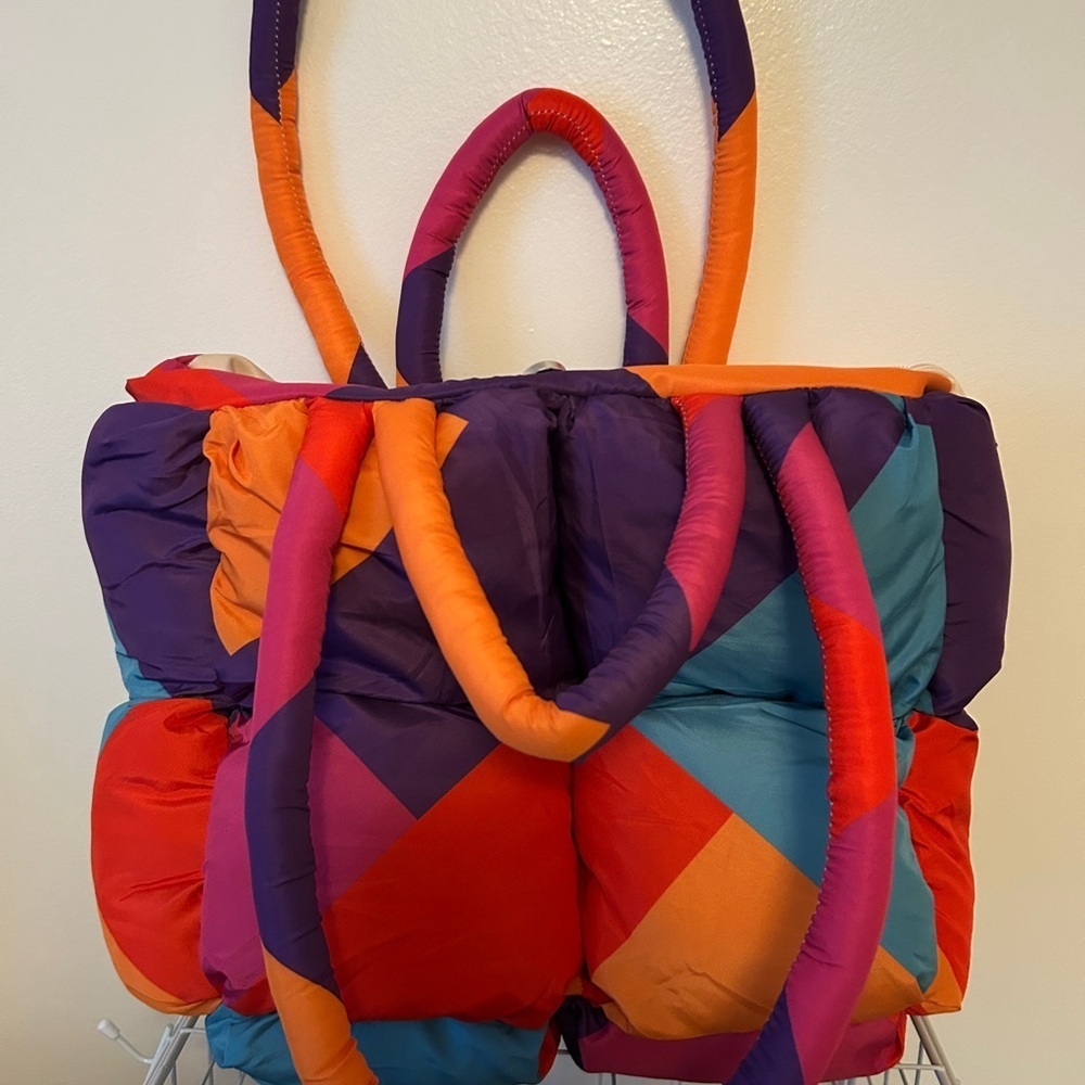 OLLY.  NWOT  Puffer Multicolor Women's Bag - Picture 5 of 5